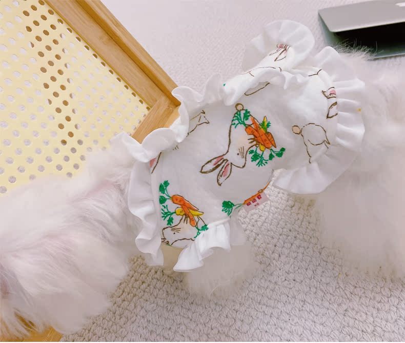 犬服 うさぎと人参刺繍の袖フリル付きワンピース