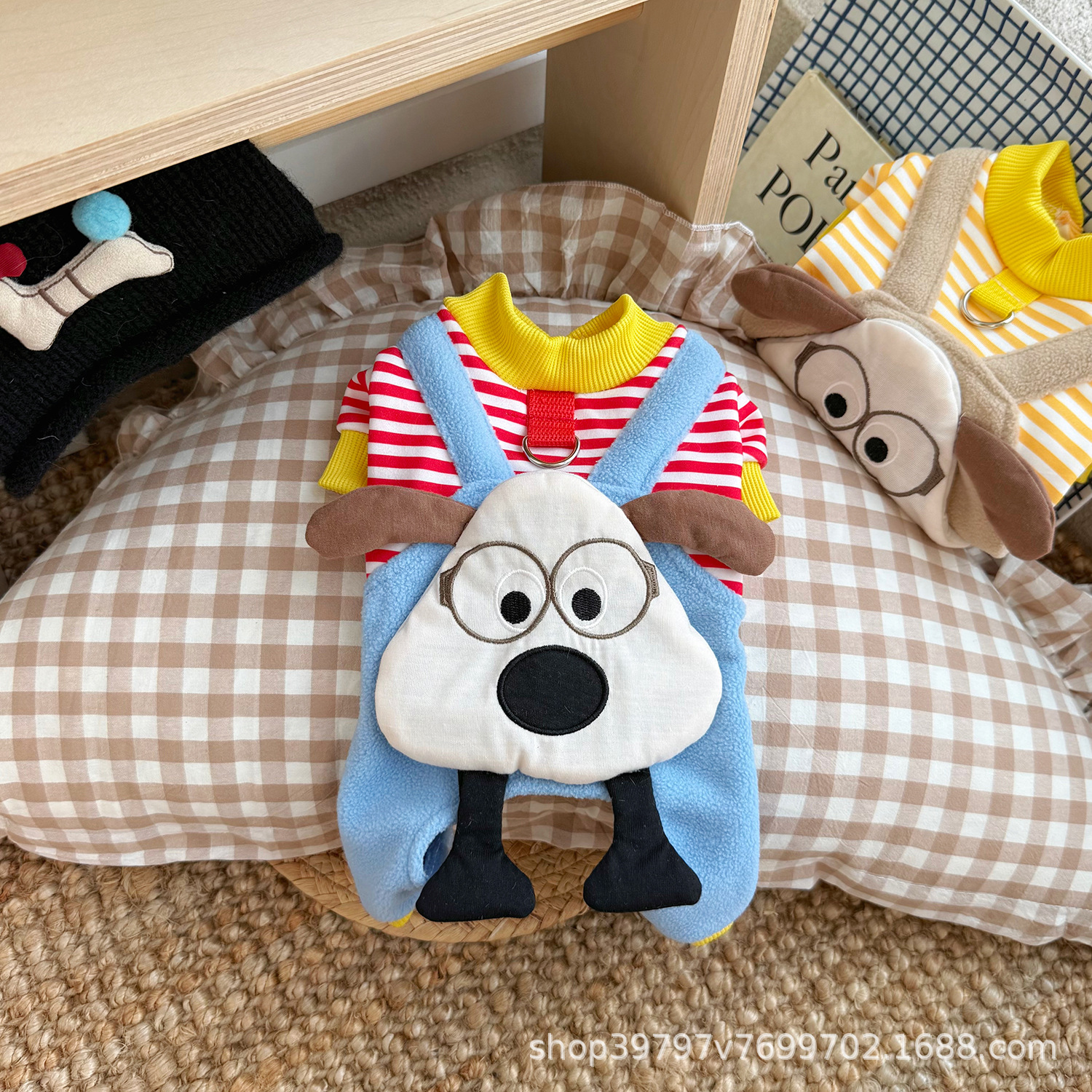 犬服 眼鏡わんちゃんアップリケもこもこつなぎ