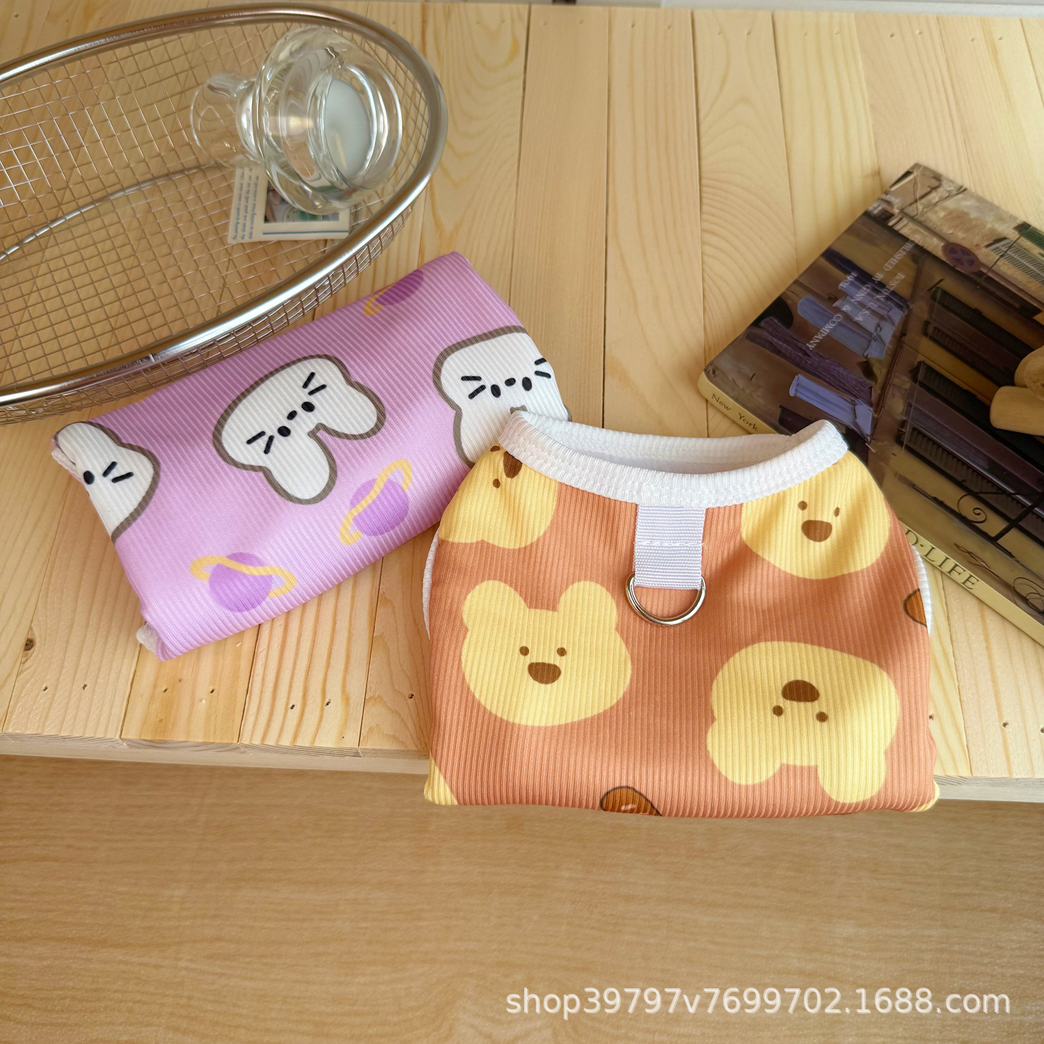 犬服 可愛い動物とパン柄のリブニットトレーナー