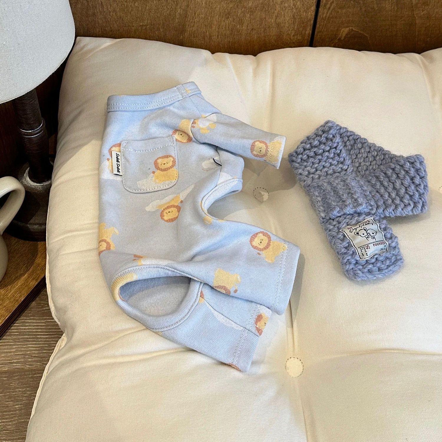 犬服 可愛いらいおん柄四足ルームウェア