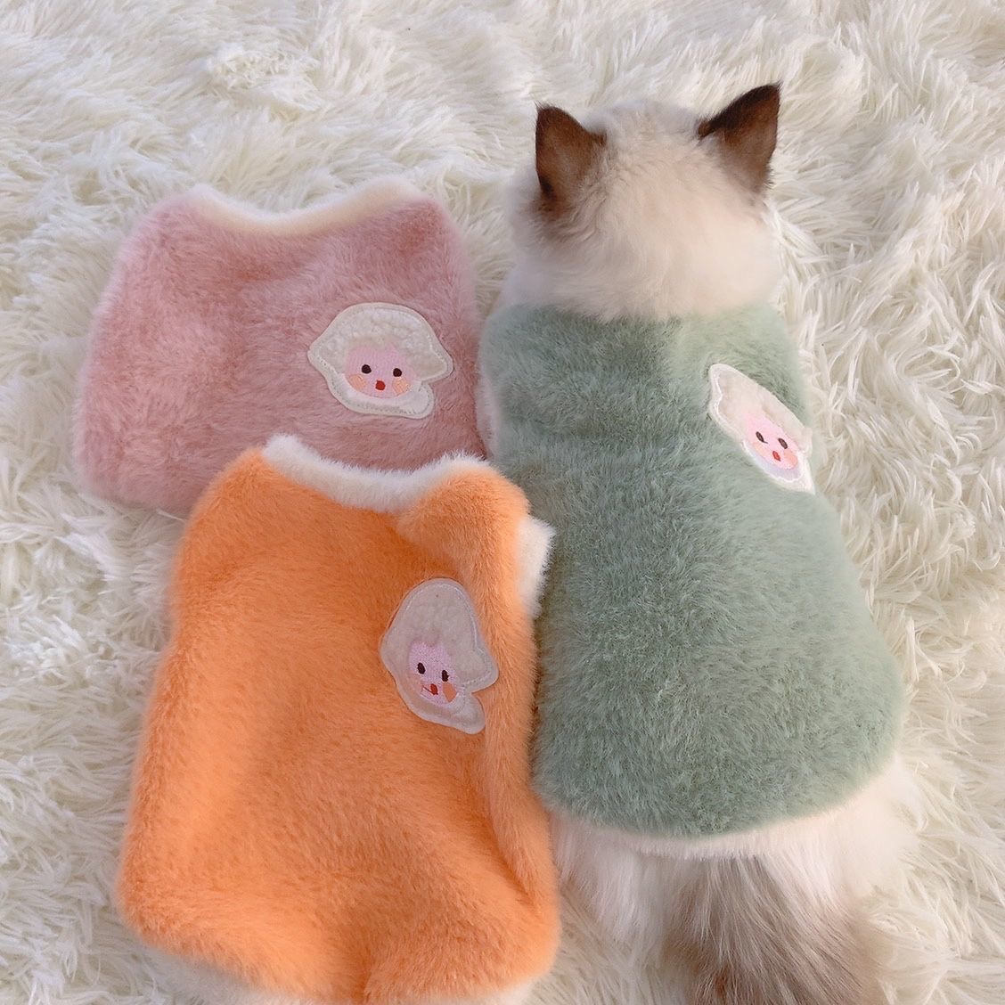 犬服 ふわふわもこもこきのこワッペン付き防寒ベスト