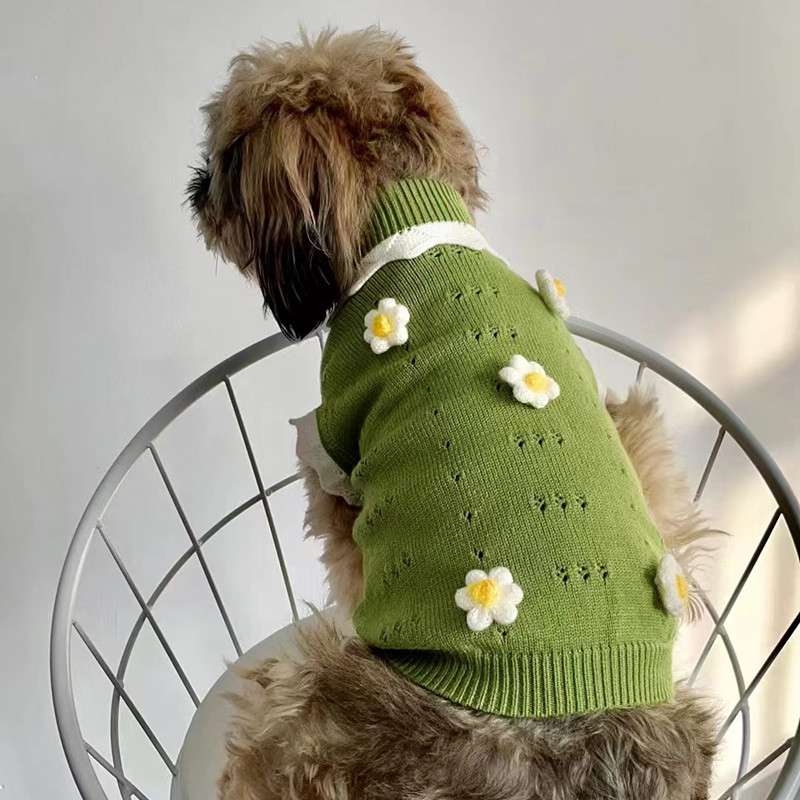 犬服  お花モチーフのニットセーター