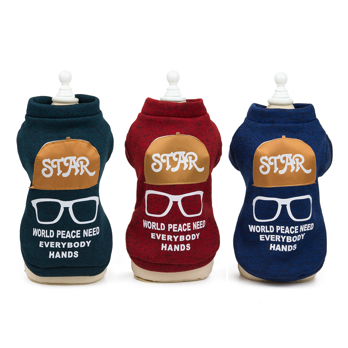 犬服 眼鏡とキャップ柄のカジュアルメッセージトレーナー