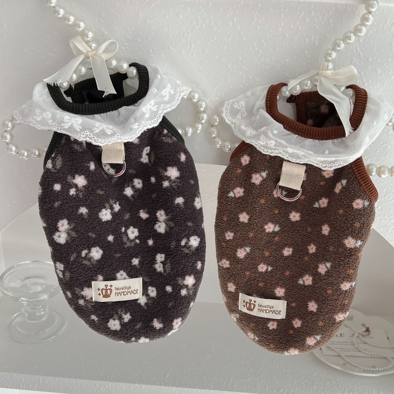 犬服 小花柄レース襟付きもこもこ手作りトレーナー