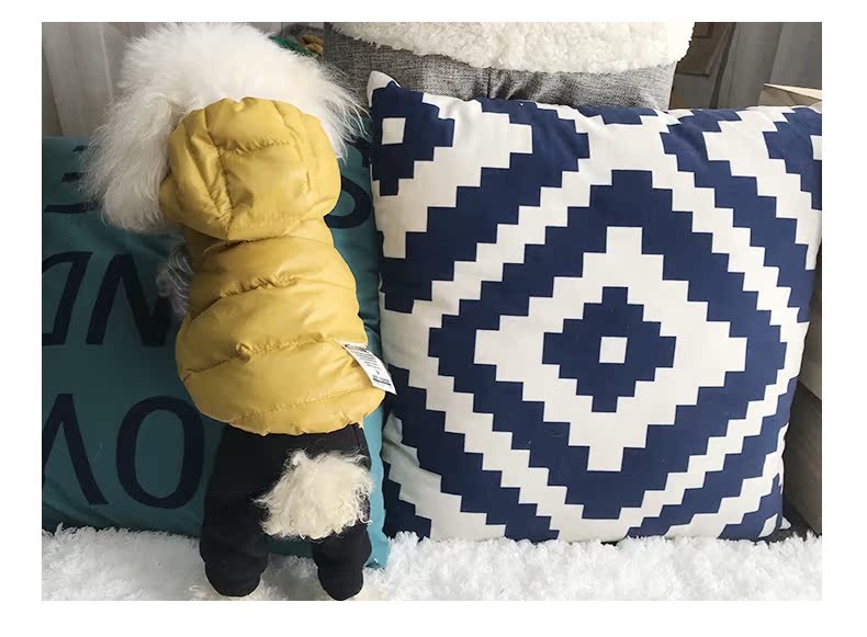 犬服 丸ボタン付きフード付き中綿入り犬用防寒ベスト