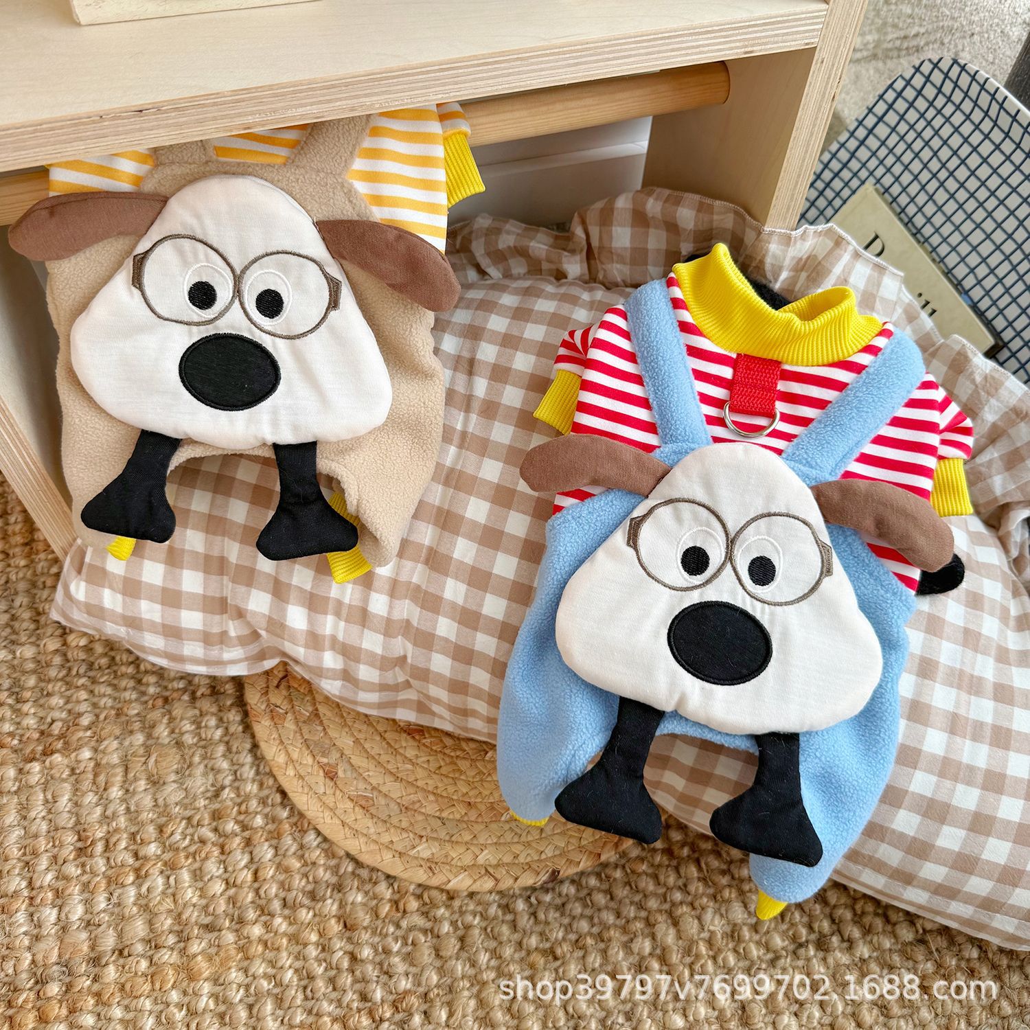 犬服 眼鏡わんちゃんアップリケもこもこつなぎ