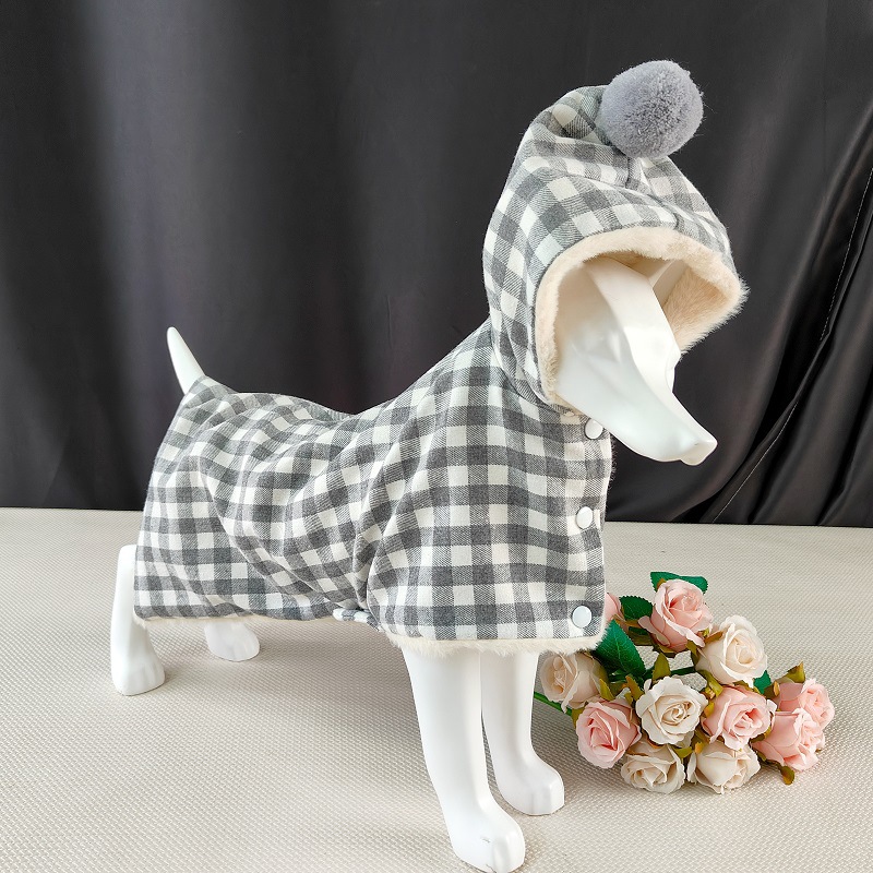 犬服 チェック柄ボンボン付きもこもこ裏地パーカー