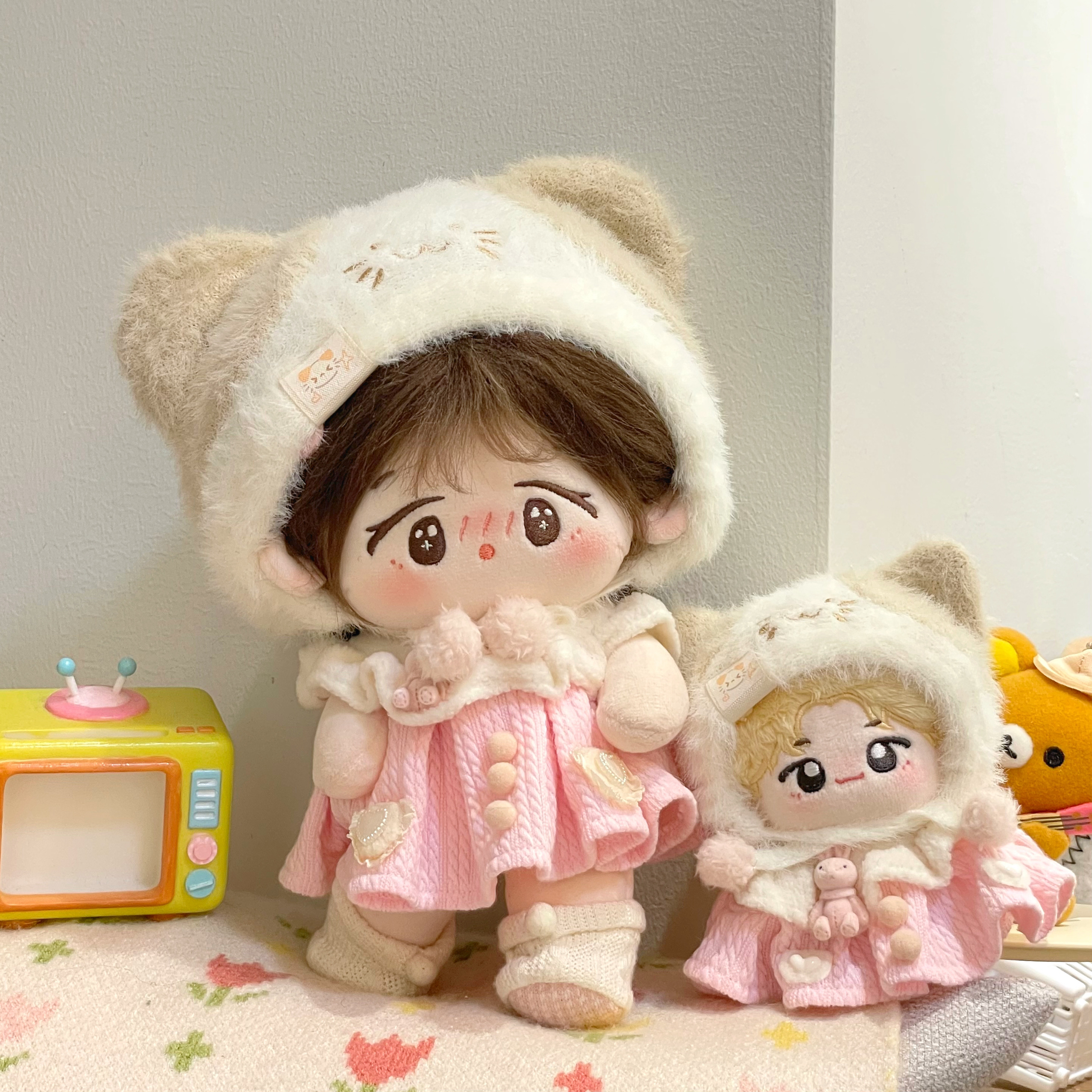 【10cm/15cm/20cm】ぬいぐるみ服 もふもふ動物帽子付ニットワンピース　うさぎ・ねこ