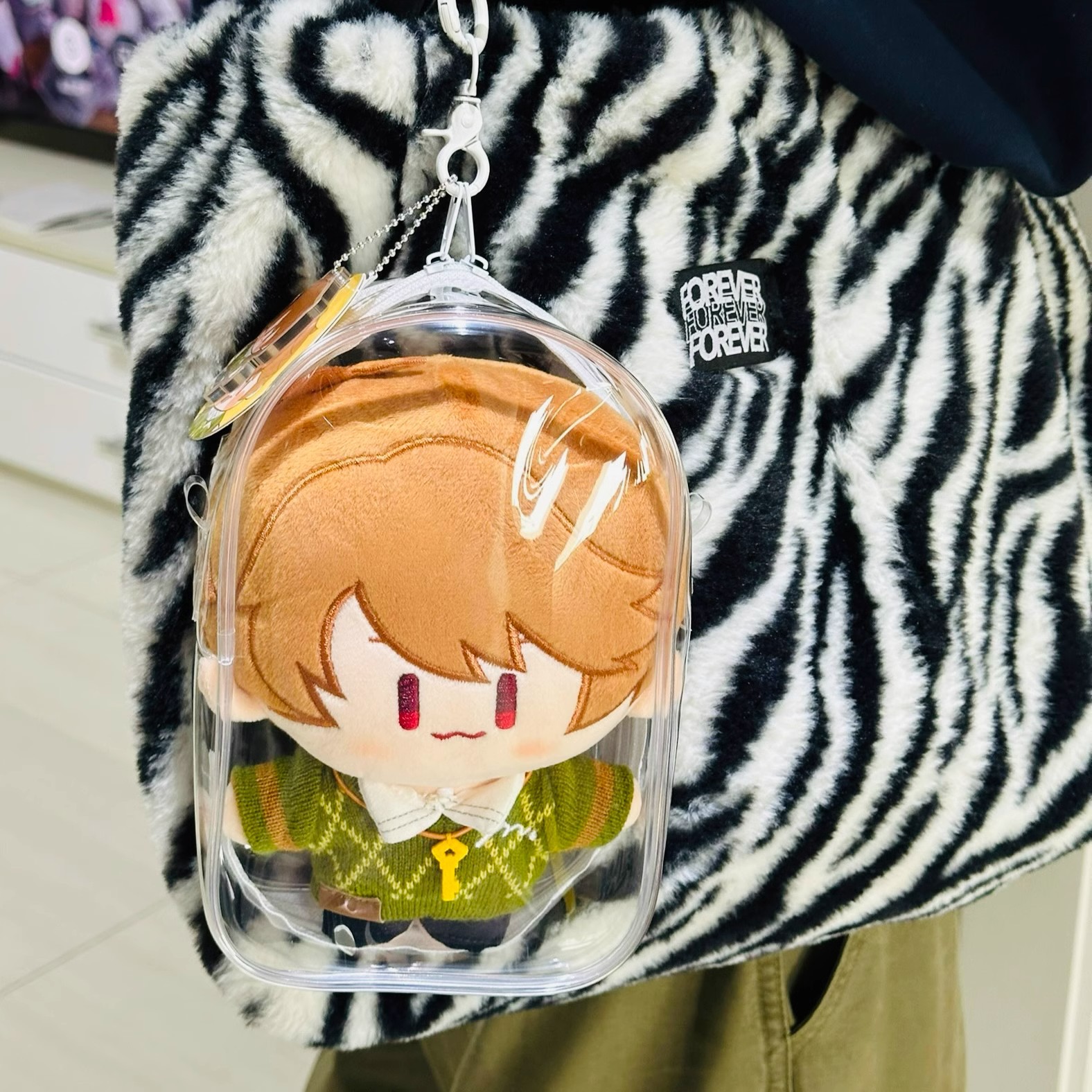 ぬい服 透明ドーム型ぬいポーチ カラビナ付き