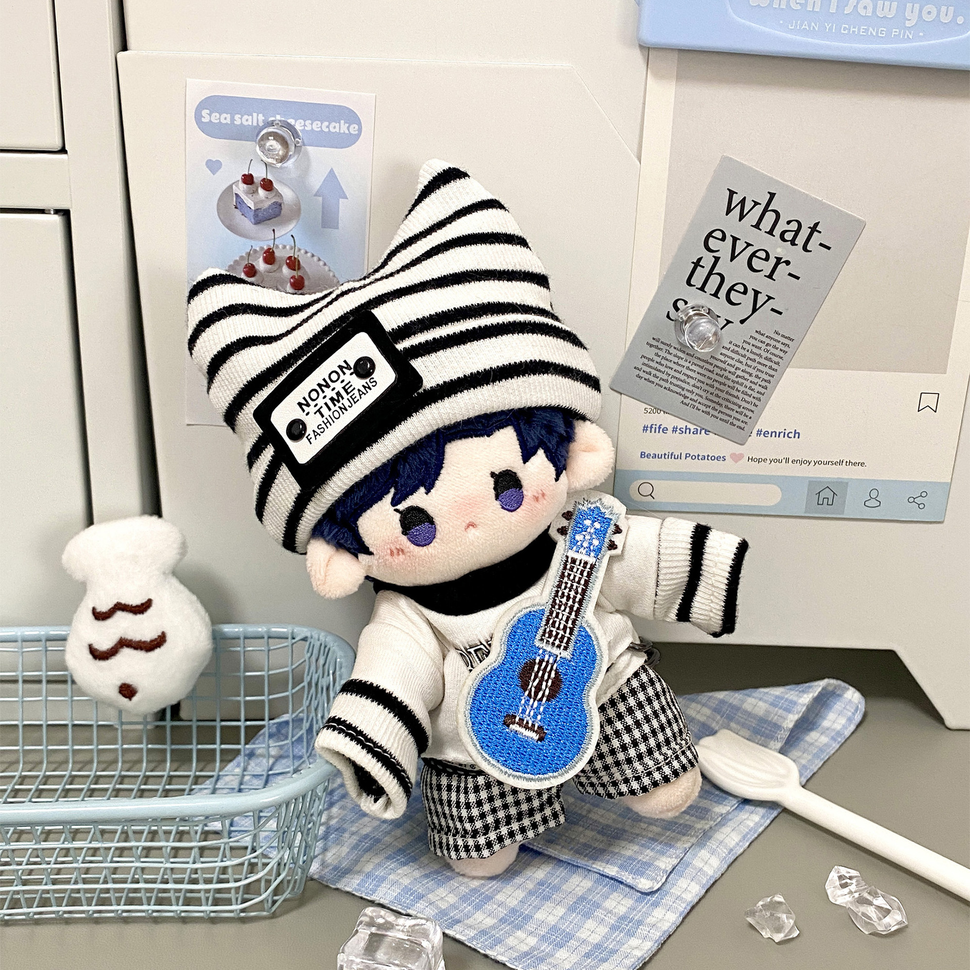 【10cm】ぬいぐるみ服 　ロックミュージシャン風ロンT