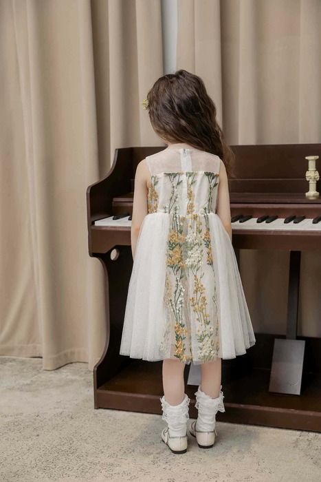 https://fulmo-img-server.com/petitdress/079b8fa5be1355c02f166046d64e9db8.jpg