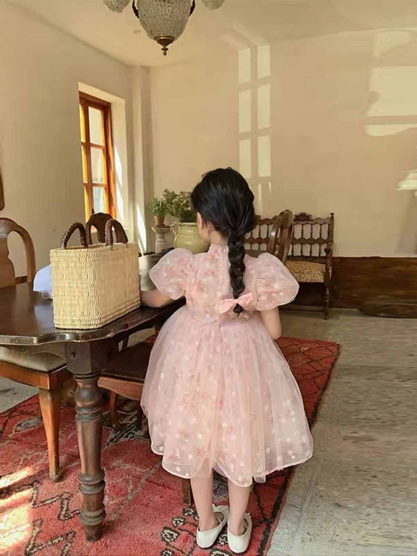 https://fulmo-img-server.com/petitdress/09381a6f-35a3-422f-b3ec-8e5d6b76c6ae.jpg