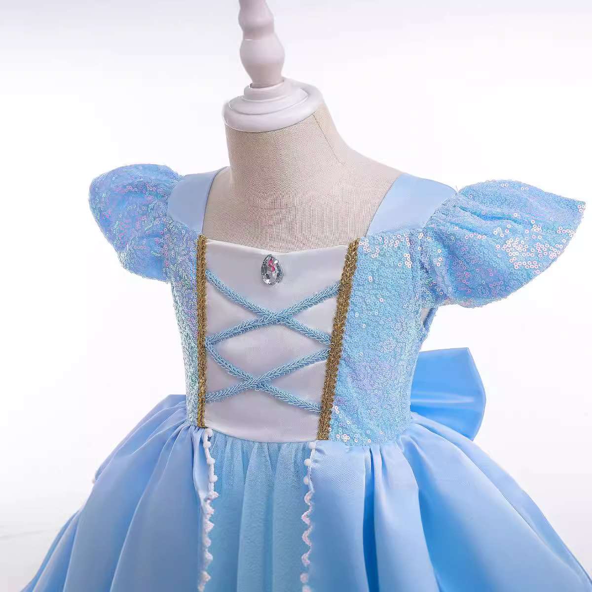 https://fulmo-img-server.com/petitdress/09c8f71b99c086bb0cb54d28490f4ec0.jpg