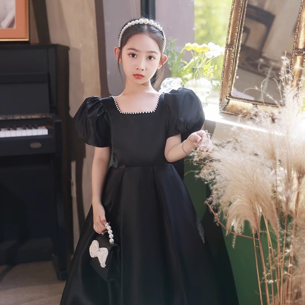 https://fulmo-img-server.com/petitdress/12f0189b9feddff5ebb9dcbb8f1eb184.jpg
