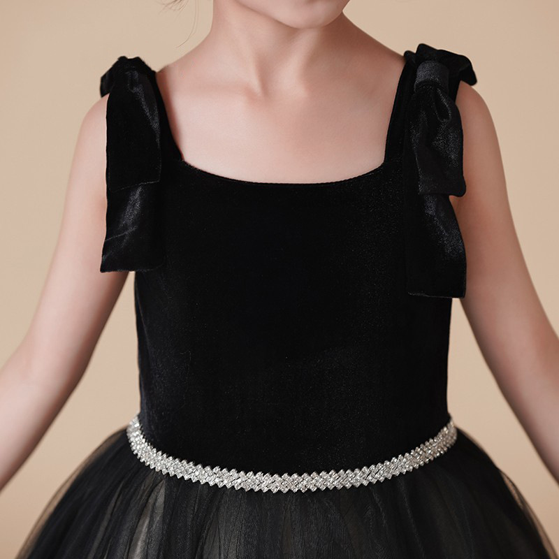 https://fulmo-img-server.com/petitdress/19c7ab39-8470-4270-8fa4-5e14b1c9e0af.jpg