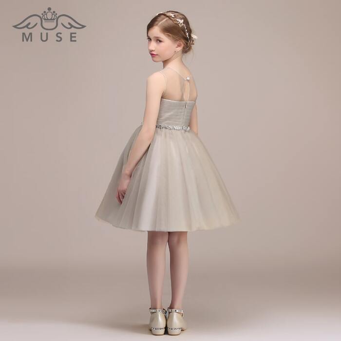 https://fulmo-img-server.com/petitdress/19f6468f04dfa171c94fb24745fb273a.jpg