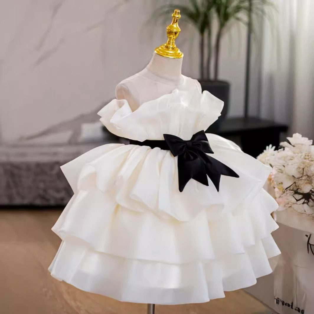 https://fulmo-img-server.com/petitdress/1b444899-8197-45e6-a371-16a396245727.jpg