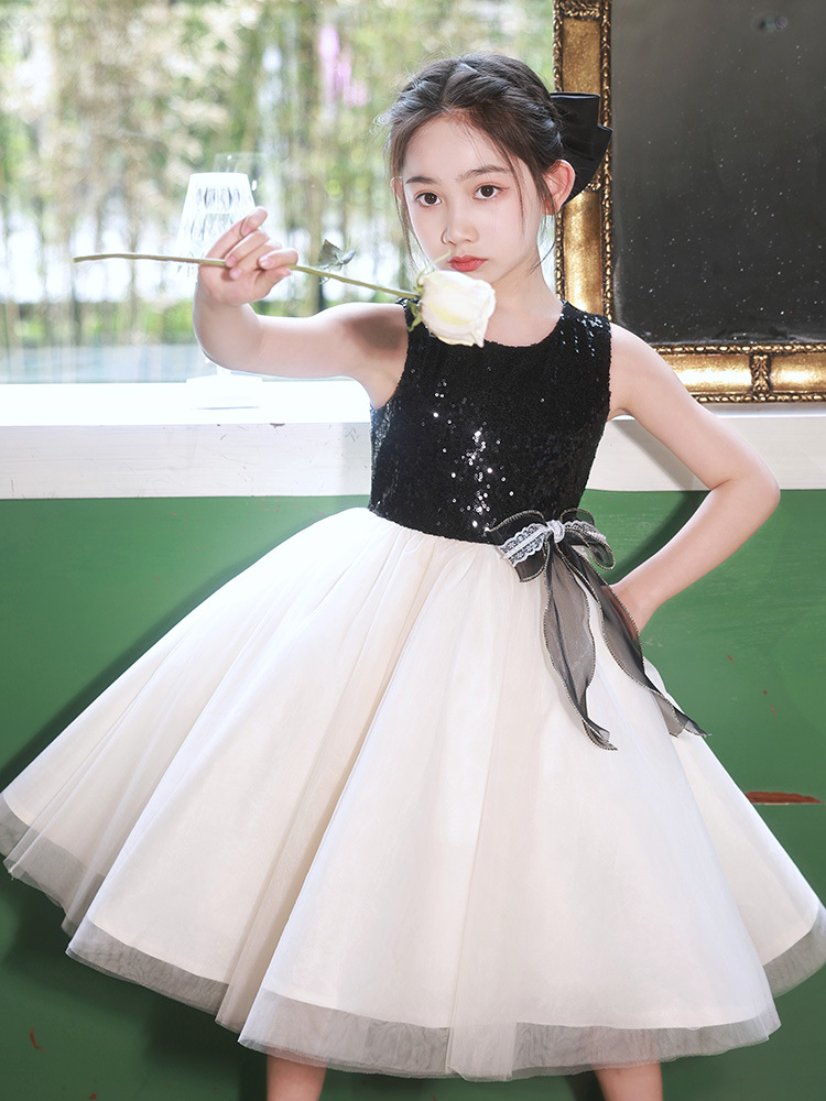 https://fulmo-img-server.com/petitdress/26b16e91-32ca-4176-a75d-683a825a918f.jpg
