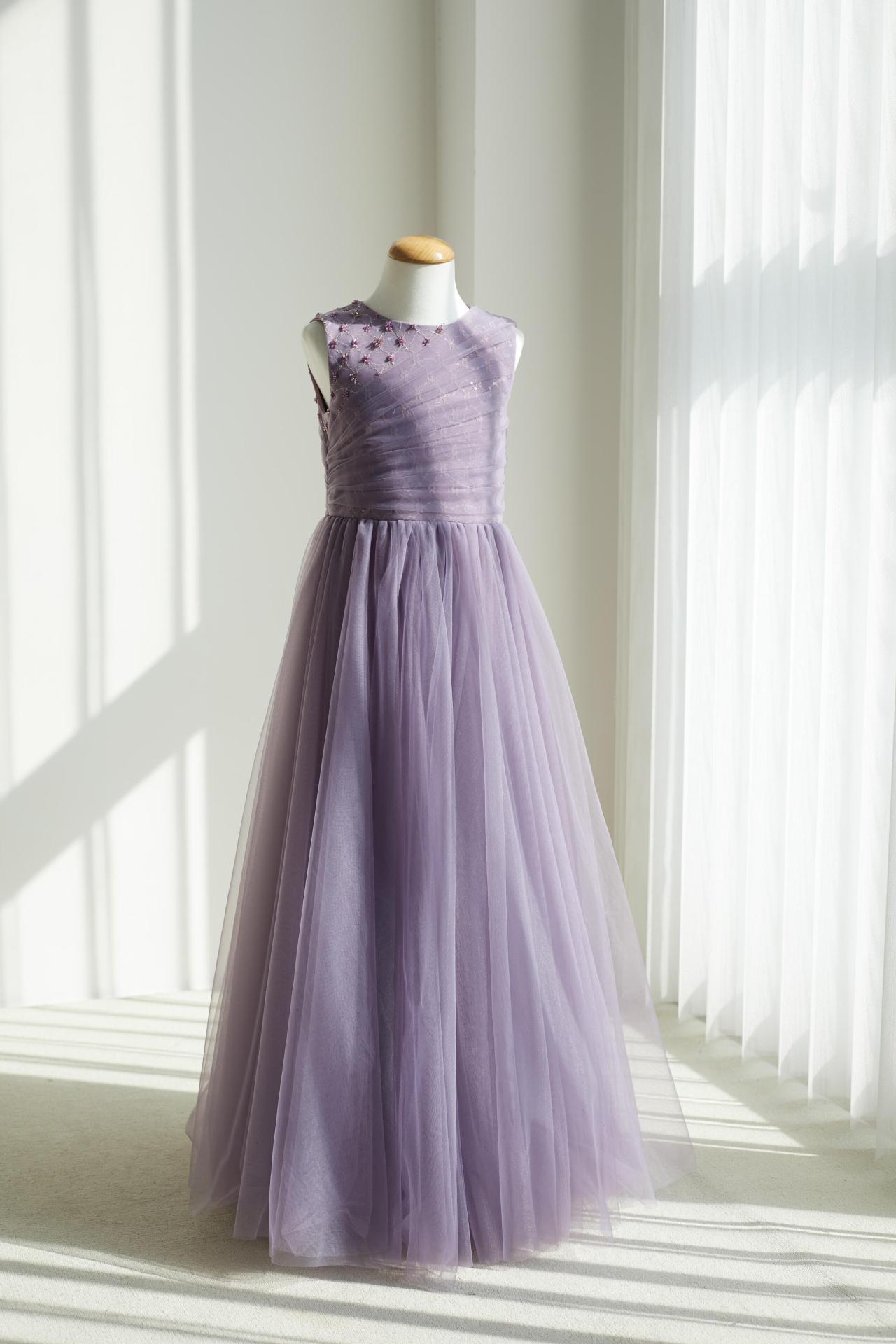 https://fulmo-img-server.com/petitdress/30fd235e-7771-4b6b-95a9-92ff7345c855.jpg