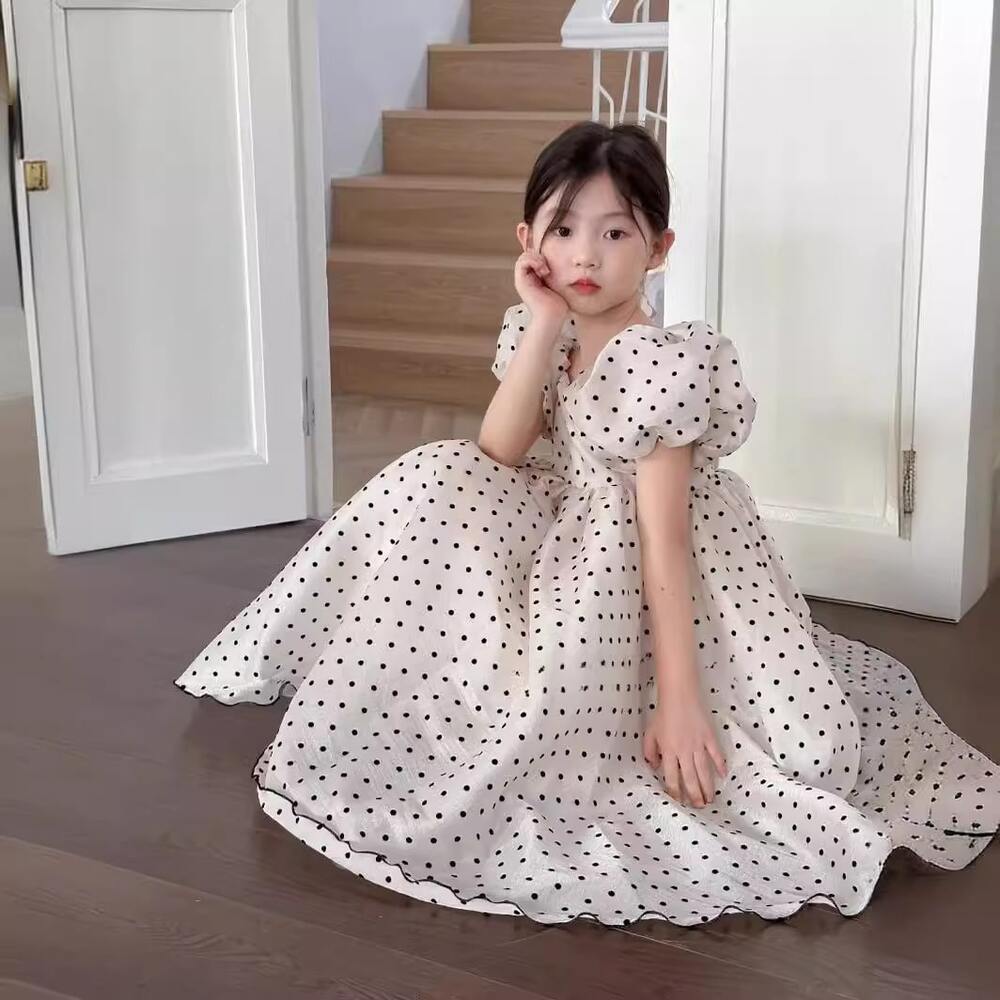 https://fulmo-img-server.com/petitdress/3b19f0a3c0284edd27ae305c47f48f67.jpg