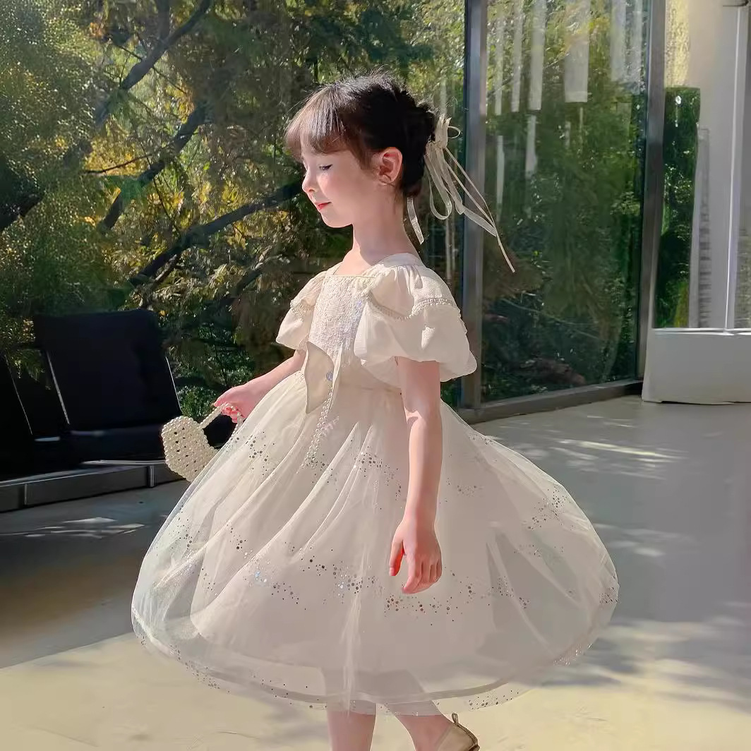 https://fulmo-img-server.com/petitdress/3e33f1be-dcb8-410a-b0bb-1818a401d090.jpg