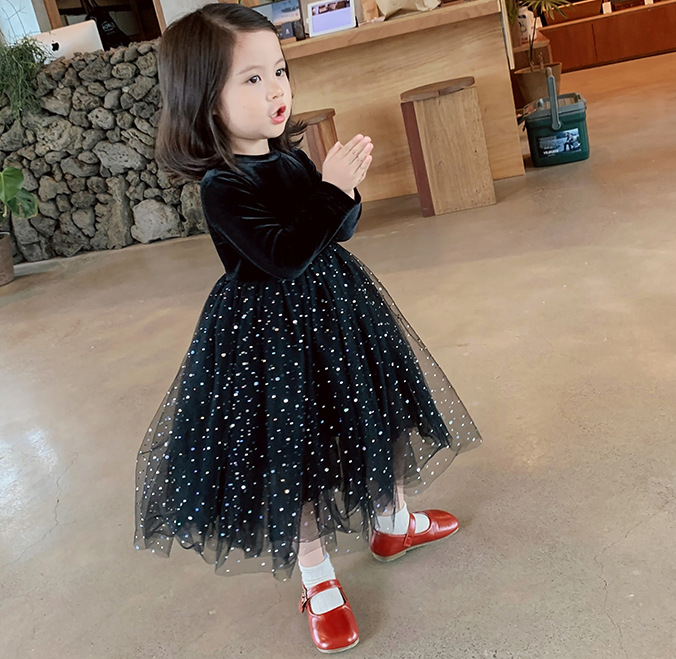 https://fulmo-img-server.com/petitdress/401fb266-b967-4a70-8c96-a57f31d6f324.jpg