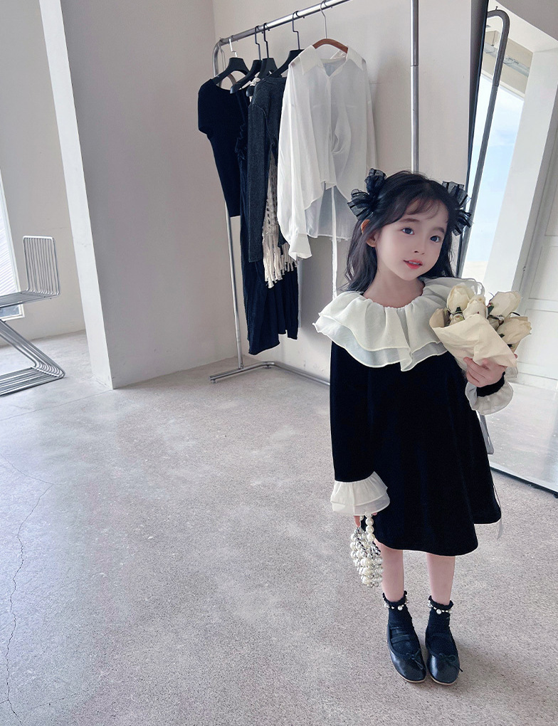 https://fulmo-img-server.com/petitdress/4480ea62-38e8-4d5f-8e00-1c58a13deba4.jpg