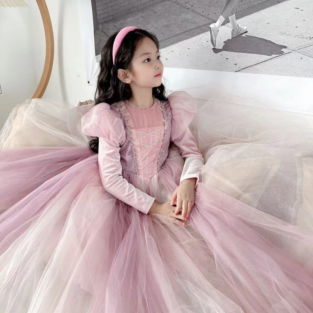 https://fulmo-img-server.com/petitdress/4492bf09d069bd8c2291225adde62d3b.jpg