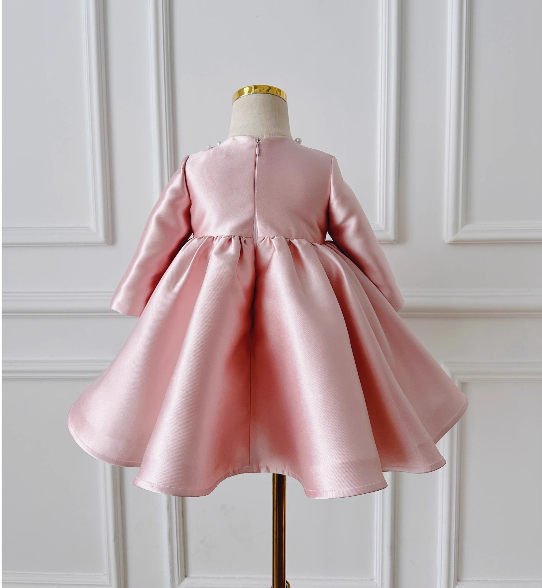 https://fulmo-img-server.com/petitdress/4c232943-fd05-4947-992c-932ba25d21e7.jpg