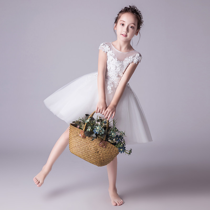 https://fulmo-img-server.com/petitdress/58a87cce-150b-4fbf-84ed-47d5ede34421.jpg