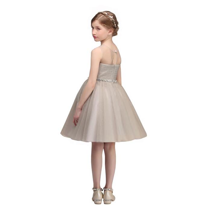 https://fulmo-img-server.com/petitdress/5de25a9c4848364df4a476fc6597fe16.jpg