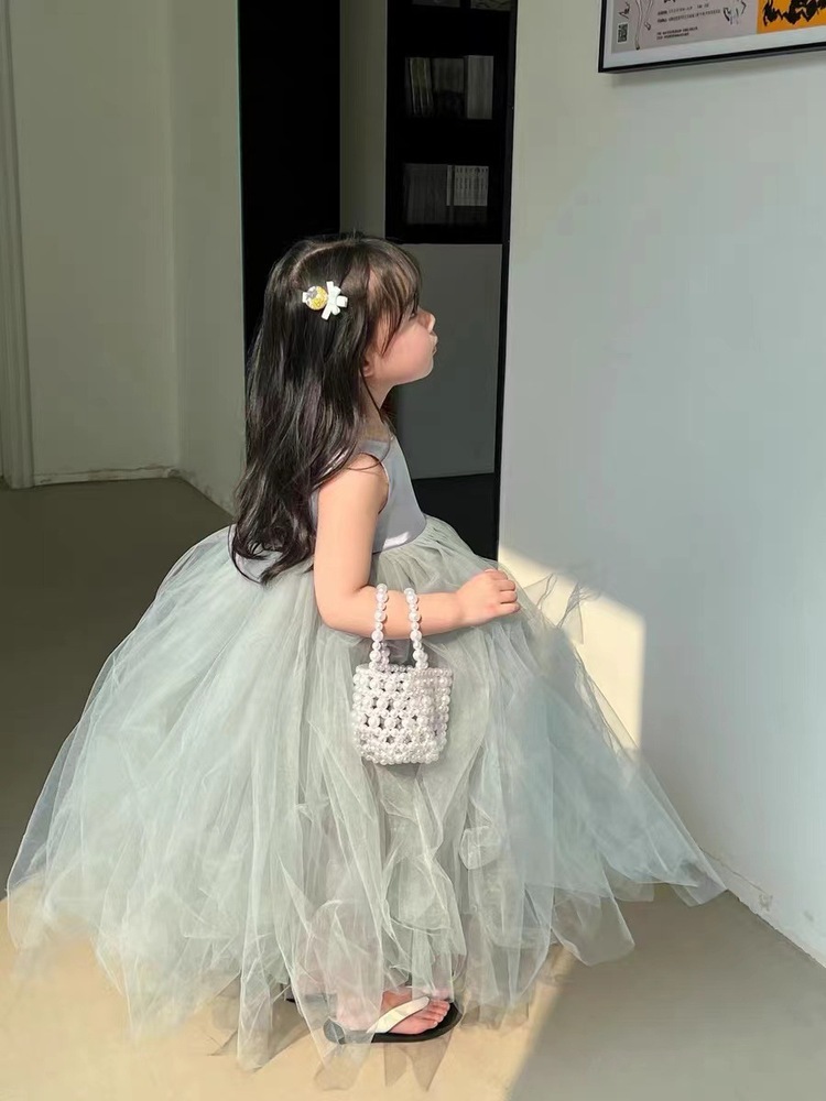 https://fulmo-img-server.com/petitdress/705d2de95a8afd315618fb20c8602982.jpg