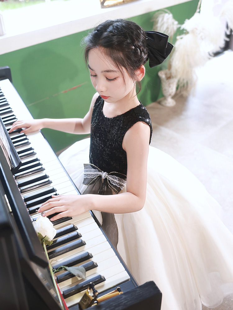 https://fulmo-img-server.com/petitdress/71e74919-fd2f-4bbf-8260-6ebf6fdd3ad6.jpg
