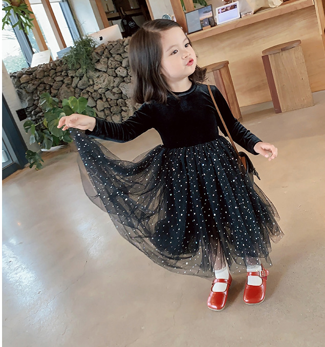https://fulmo-img-server.com/petitdress/7244403a-6600-4073-b139-dc2f81f29c4d.jpg