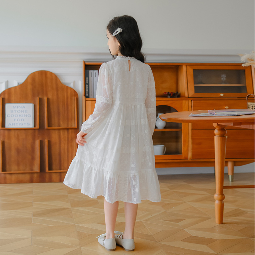 https://fulmo-img-server.com/petitdress/72c8584c5416fbf741240bc707f7c4c9.jpg