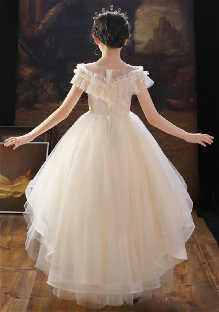 https://fulmo-img-server.com/petitdress/804886c3-e96c-4c2b-96d7-b0ac7e9b0d27.jpg