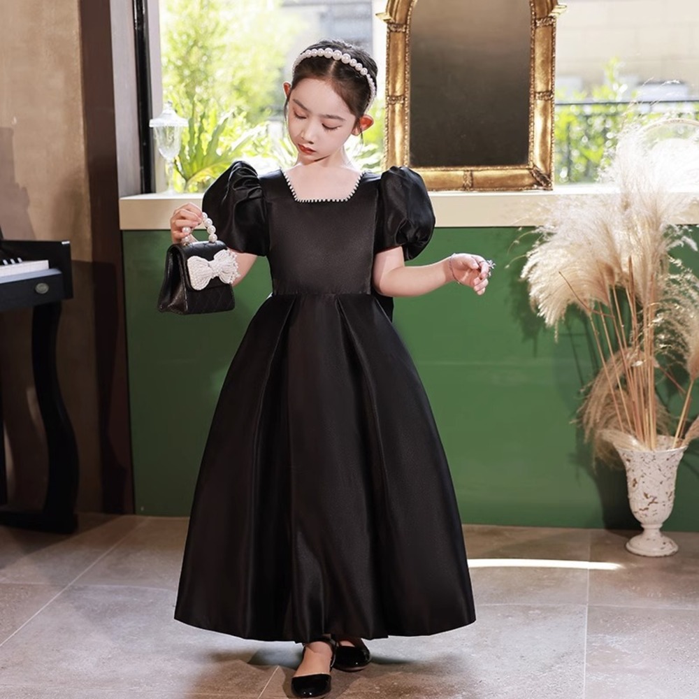 https://fulmo-img-server.com/petitdress/881ee43663e23e1956f3d35a14ec8850.jpg