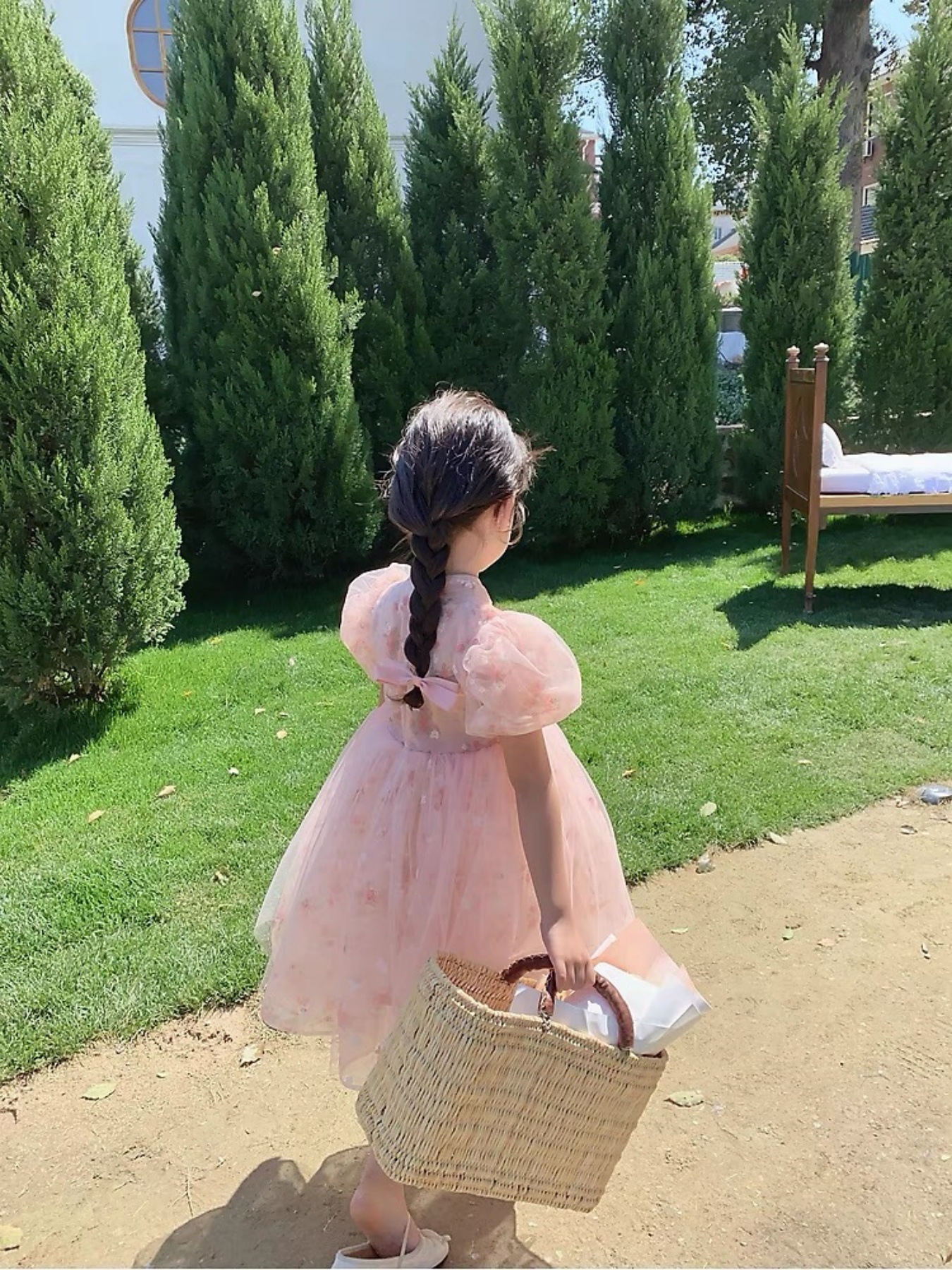https://fulmo-img-server.com/petitdress/8fe1a345-d1af-477c-b0d9-c2129e7f0894.jpg