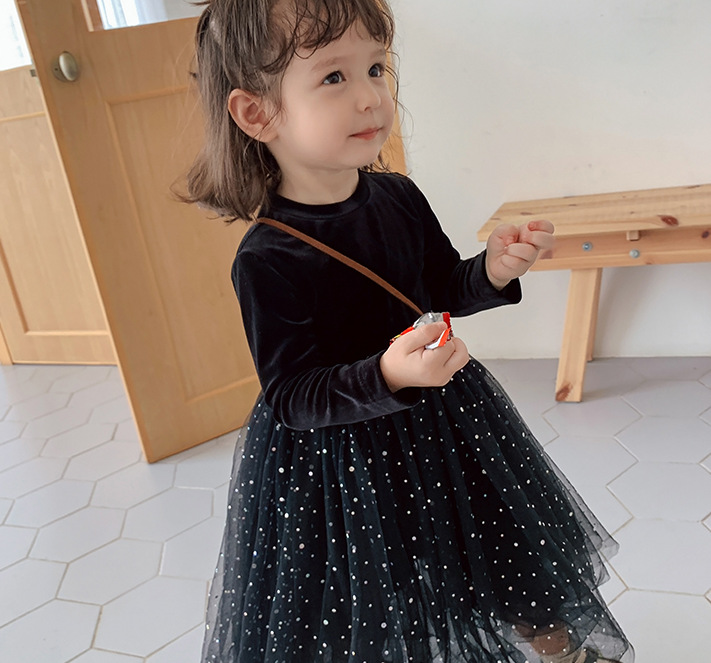 https://fulmo-img-server.com/petitdress/9210a240-fdc2-4646-b84d-26c4bedf9d6c.jpg