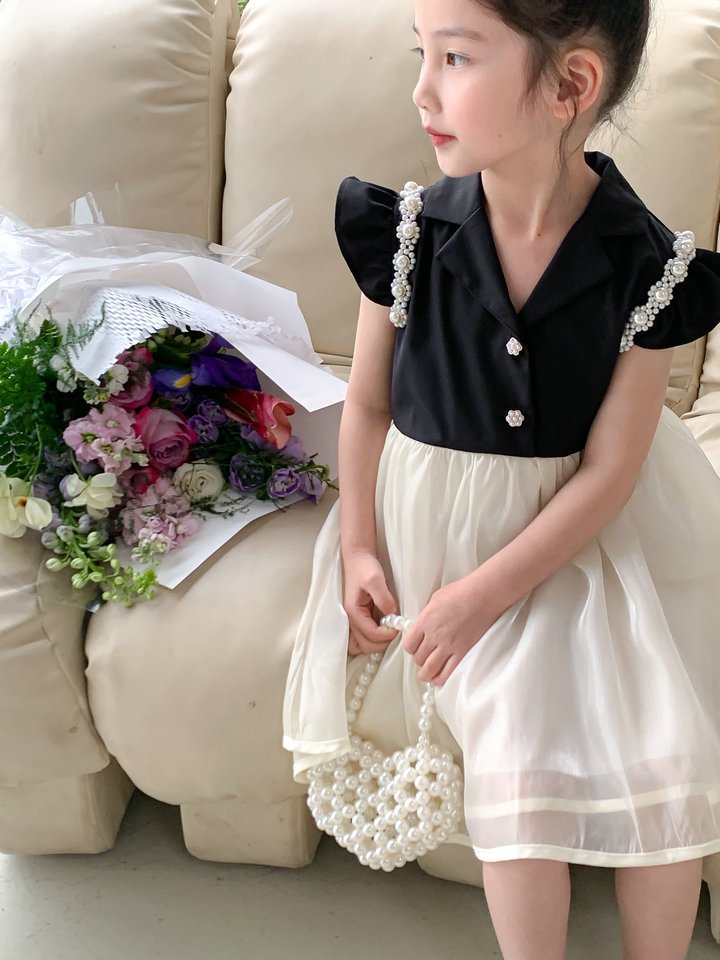 https://fulmo-img-server.com/petitdress/9562bbd5-8aac-4945-8248-95032a2e2d4a.jpg