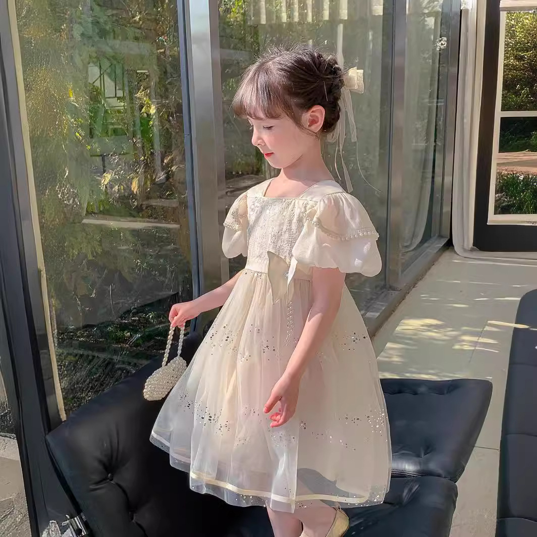 https://fulmo-img-server.com/petitdress/9e73e7a9-3424-46a3-9702-0ee95768dcb4.jpg