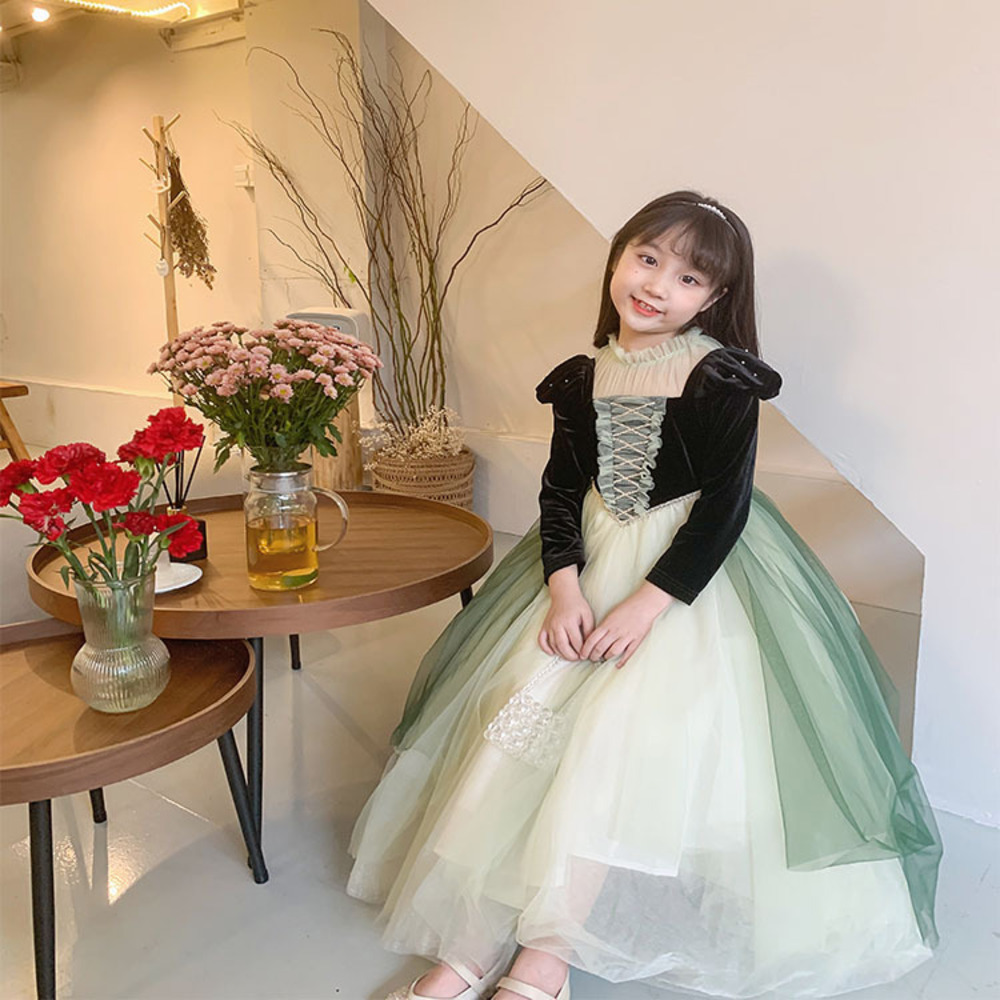 https://fulmo-img-server.com/petitdress/b723cc3f21e97b916782b657aea3cfe3.jpg