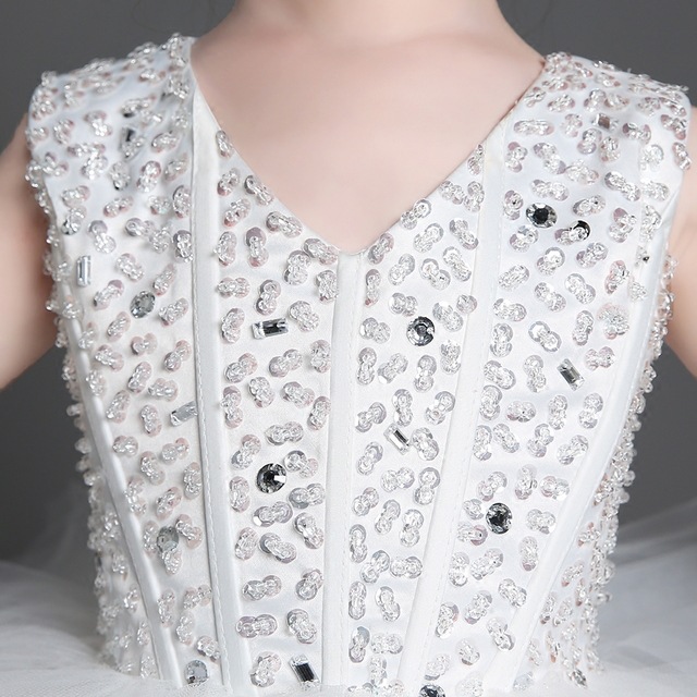 https://fulmo-img-server.com/petitdress/d0f73d8b-7896-4cf3-a448-dafd8ded7c1c.jpg