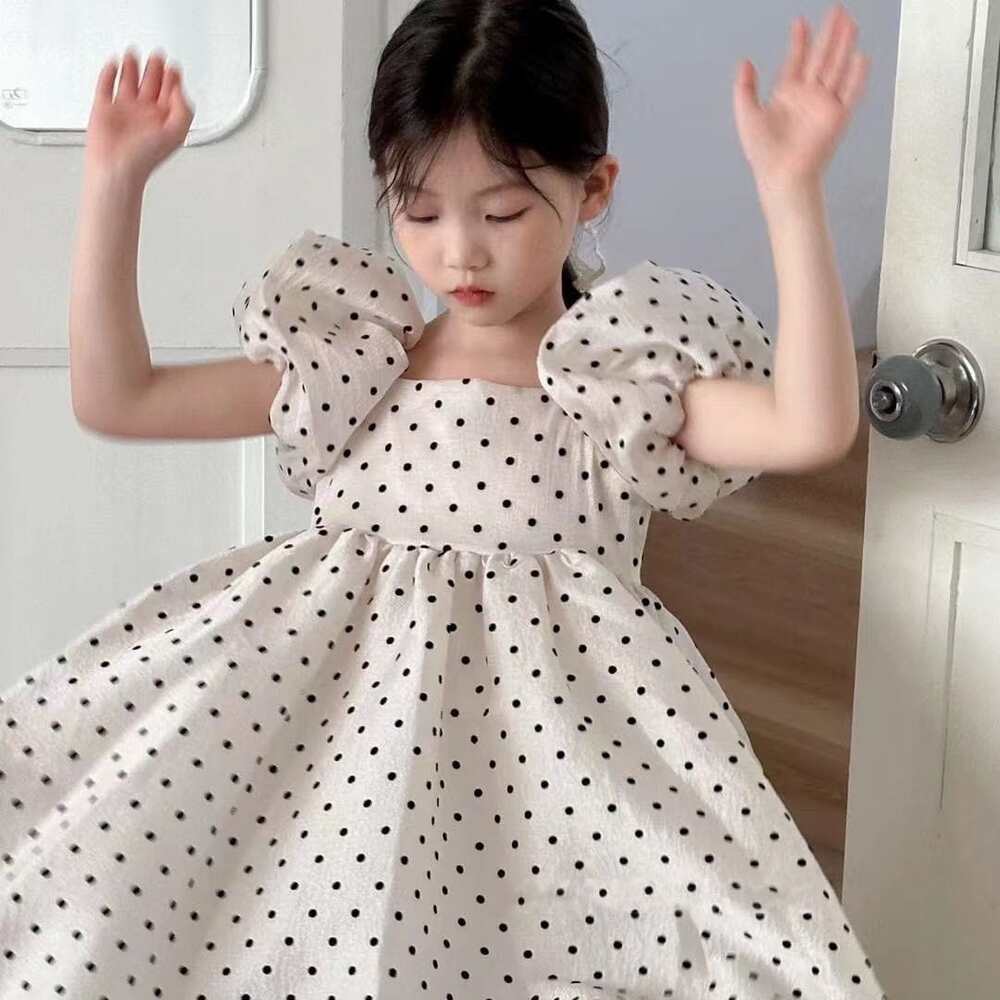 https://fulmo-img-server.com/petitdress/dcaa4b65e123a86cb00437a10d08cbcc.jpg