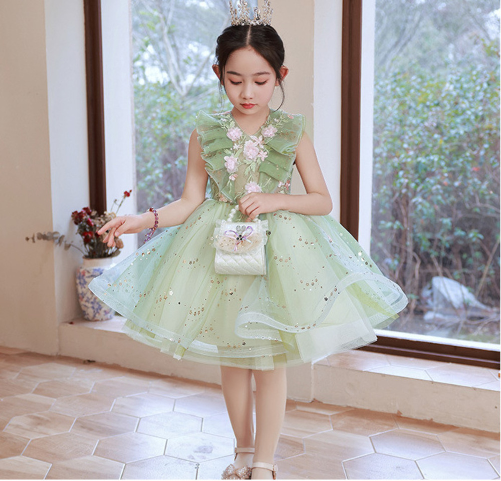 https://fulmo-img-server.com/petitdress/df55638eeadaef40738618f5f63afa9e.jpg