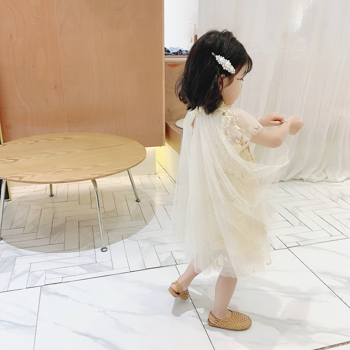 https://fulmo-img-server.com/petitdress/e98e5e16-42e8-45d6-8f50-773a2c5cdd70.jpg