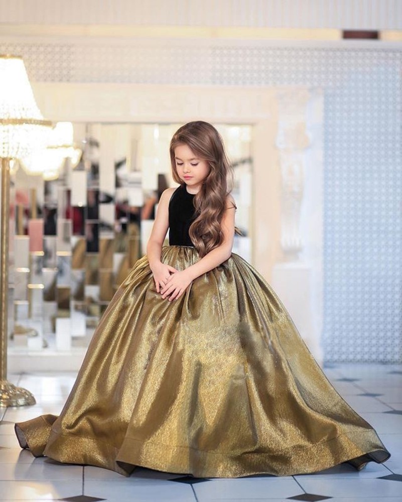https://fulmo-img-server.com/petitdress/f0a0605255b791bb22bea9c81bbfa4c2.jpg