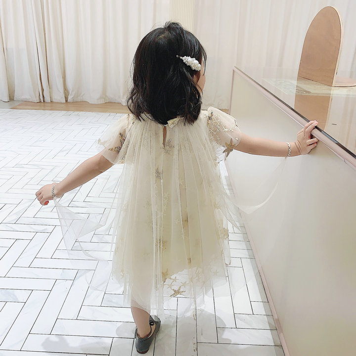 https://fulmo-img-server.com/petitdress/f26626c4-14cf-4719-bef5-a5d6f3ffcb08.jpg