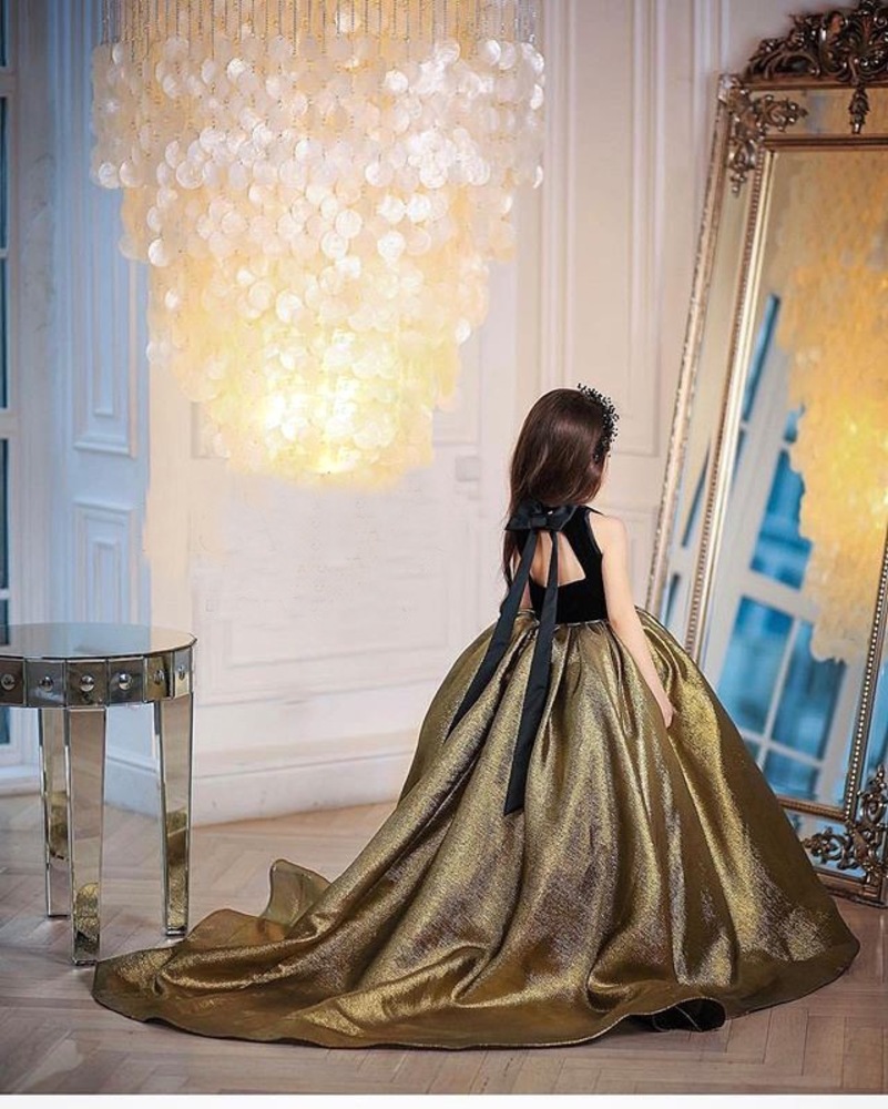 https://fulmo-img-server.com/petitdress/f91414c57c7d7581e8278d9501057765.jpg