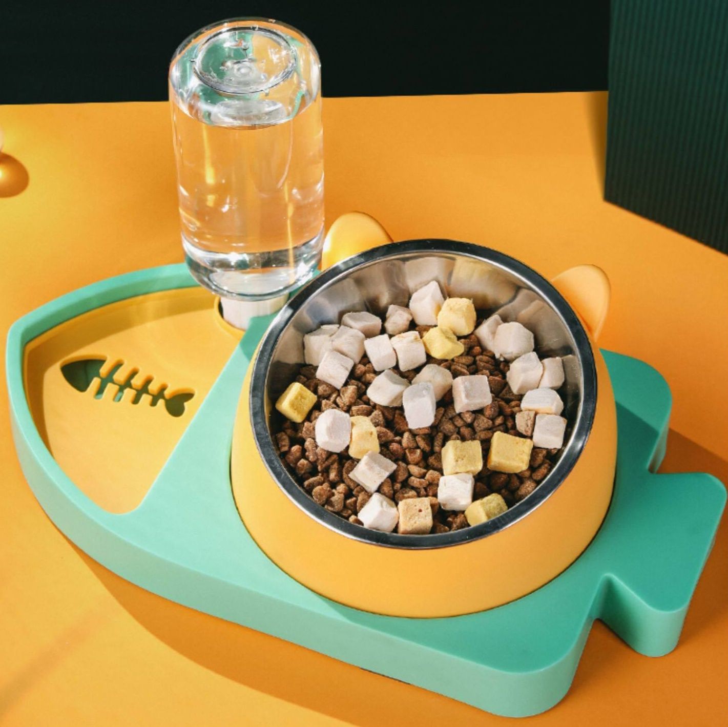 ペット食器 猫型一体式自動給水機能付きペット食器